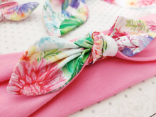 Load image into Gallery viewer, Mummy and Me Headband Matching Set - Including Bow Scrunchie, Hair Bow Ties, Bow Headband - Humming Bird Floral - BoutiqueCrafts