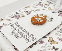 Load image into Gallery viewer, Mother's Day Greeting Card and Necklace Gift Set.