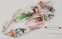 Load image into Gallery viewer, Scrunchie scarf