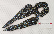 Load image into Gallery viewer, Scrunchie scarf