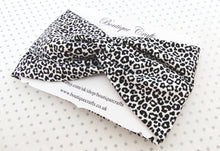 Load image into Gallery viewer, Twist detail stretchy headband - Dalmatian Print Black and White