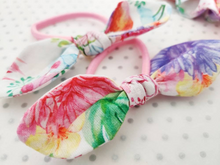 Load image into Gallery viewer, Mummy and Me Headband Matching Set - Including Bow Scrunchie, Hair Bow Ties, Bow Headband - Humming Bird Floral - BoutiqueCrafts
