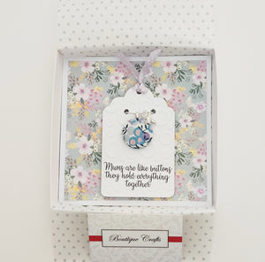 Mother's Day Greeting Card and Necklace Gift Set.
