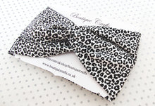 Load image into Gallery viewer, Twist detail stretchy headband - Dalmatian Print Black and White

