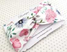 Load image into Gallery viewer, Twist detail stretchy headband - Pastel Florals
